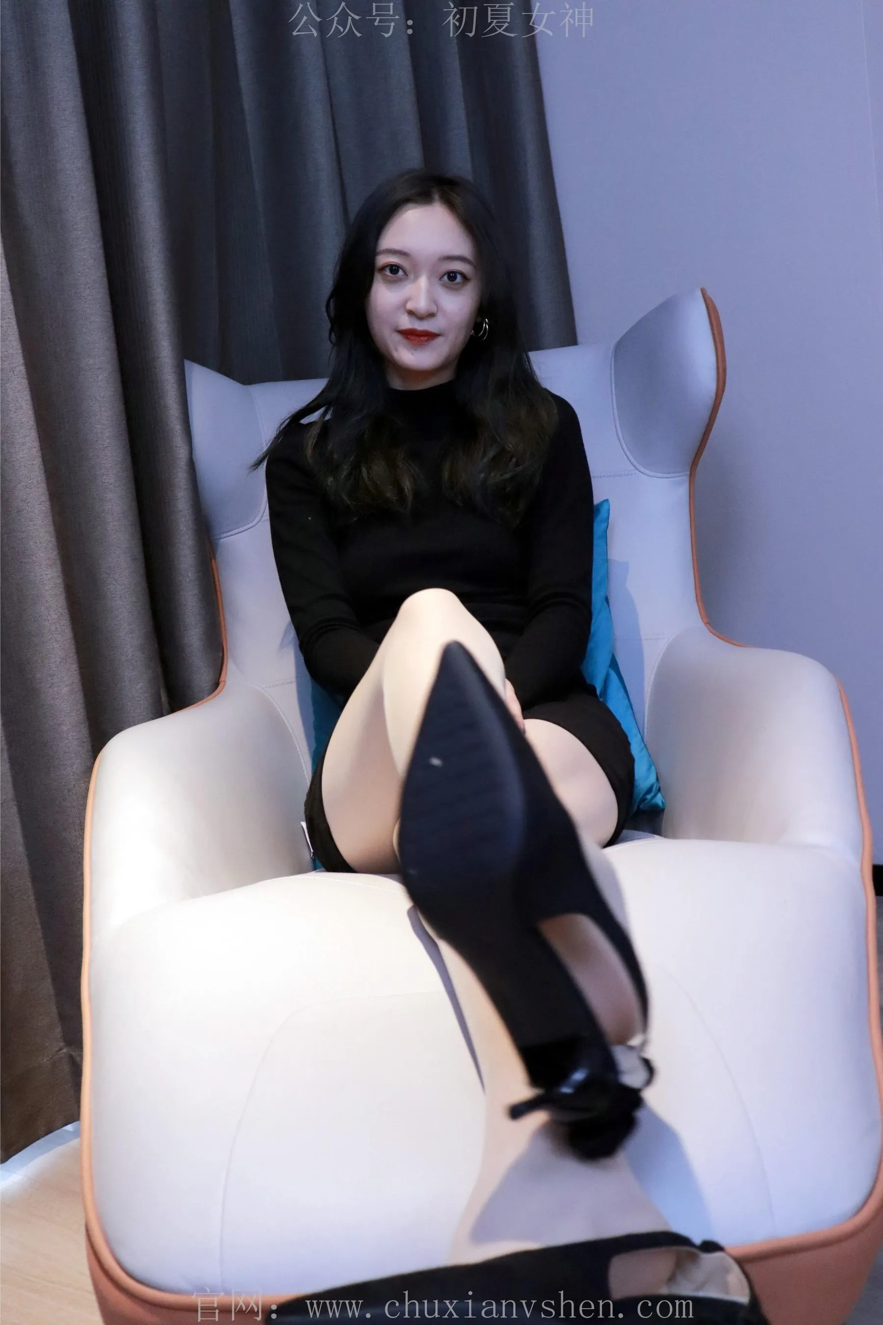 初夏女神 NO.003 依依 黑色瘦身衣搭配37码高跟鞋 [111P]插图4